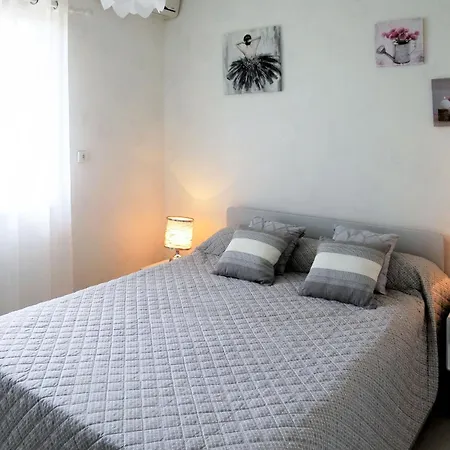 Holiday home Mandarine By Interhome